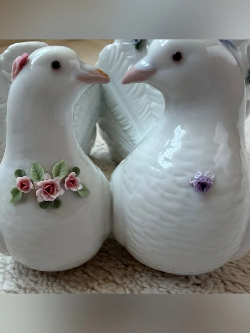 Lladró Kissing Doves with Flowers #6359 Fine Porcelain